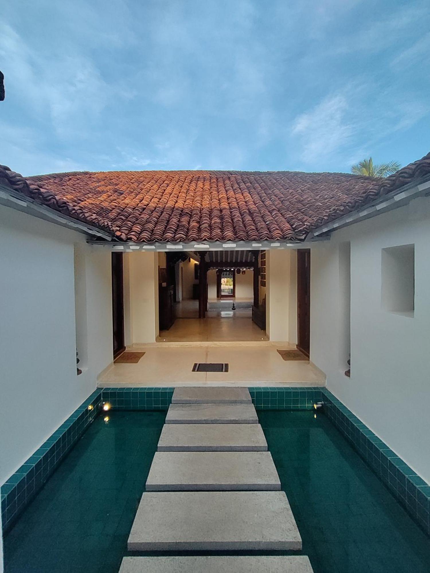 Mangala Heritage By Luxunlock Private Villas Tirukkannapuram Exterior foto